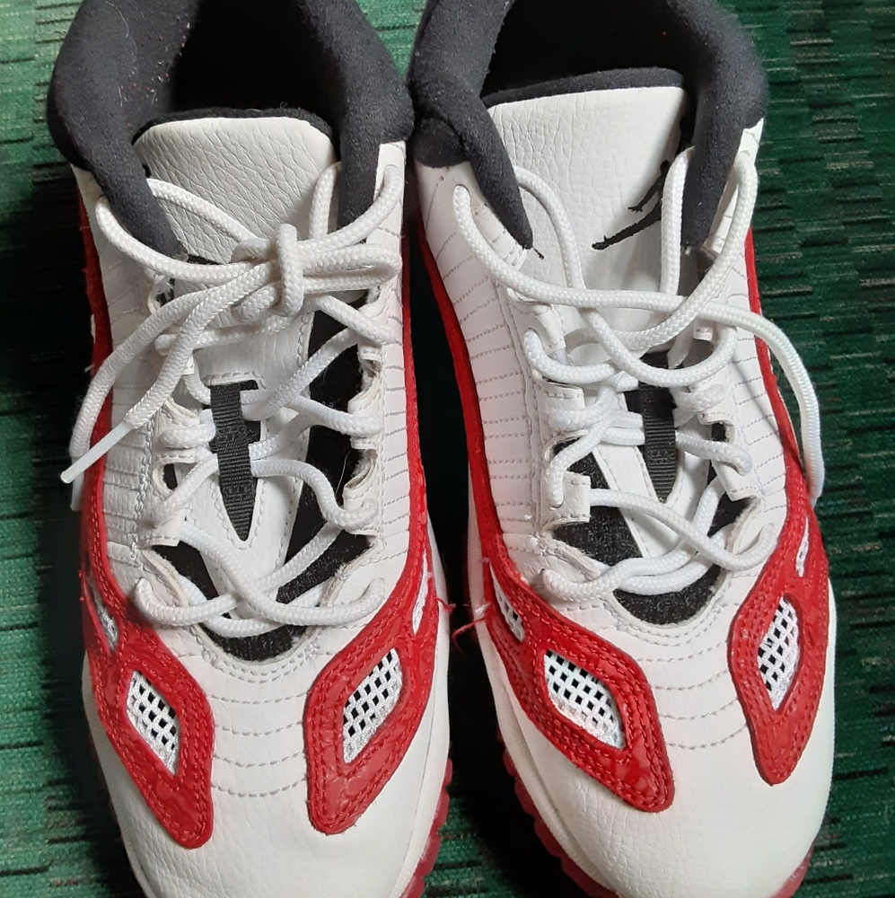 Air Jordan 11 Retro Low IE